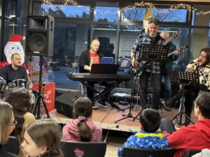 Mehr über den Artikel erfahren Festliche Weihnachstfeier am Gymnasium am Bötschenberg