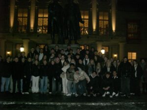 Mehr über den Artikel erfahren Kultur erleben, Geschichte begreifen – Weimarfahrt des 12. Jahrgangs