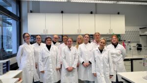 Mehr über den Artikel erfahren DNA unter der Lupe – Biologiekurse zu Gast im Schülerlabor BioS