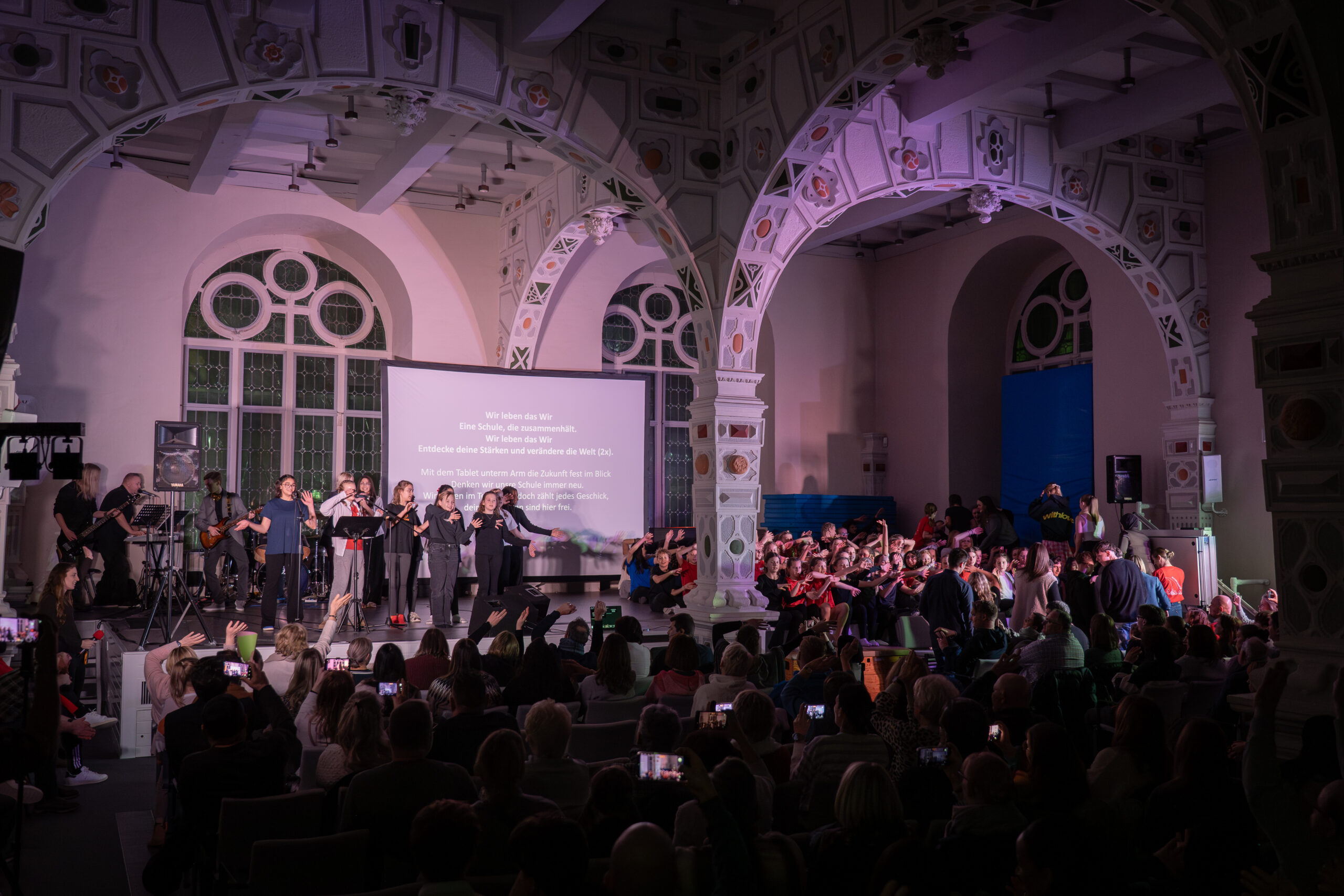 Du betrachtest gerade Bunter Abend 2026 begeistert im Juleum Helmstedt