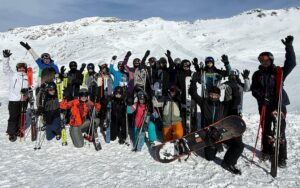 Mehr über den Artikel erfahren Von zittrigen Kurven zu selbstbewussten Schwüngen – Schneefahrt 2026