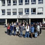 gemeinsames Spielen mit den Paten auf dem Pausenhof