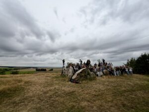 Mehr über den Artikel erfahren Wandertag des 8. Jahrgangs: Zu Fuß zu den Helmstedter Lübbensteinen