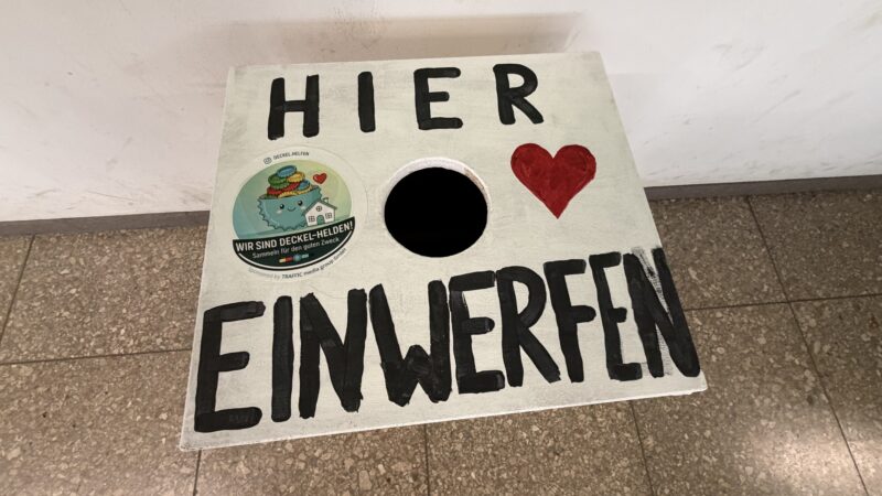 Sammelstelle für Schüler*innen in der Pausenhalle